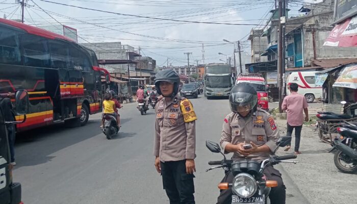 Respons Cepat, Polsek Siantar Utara Urai Kemacetan di Jalan Persatuan