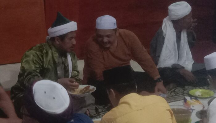 Silaturahmi Penuh Berkah, DR H Novri Aritonang Santuni Anak Yatim di Pondok Parsulukan Serambi Darussalam