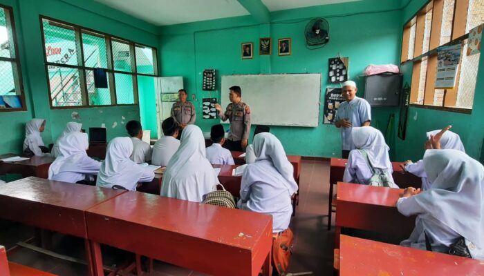 Pesantren Kilat MTs Mesra Dikunjungi Sat Binmas Polres Pematangsiantar, Siswa Terima Edukasi Kamtibmas