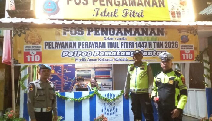 Kasi Propam AKP Henry Palona Bangunan Cek Personel Pos Pam Ops Ketupat Toba 2026 pada Malam Hari