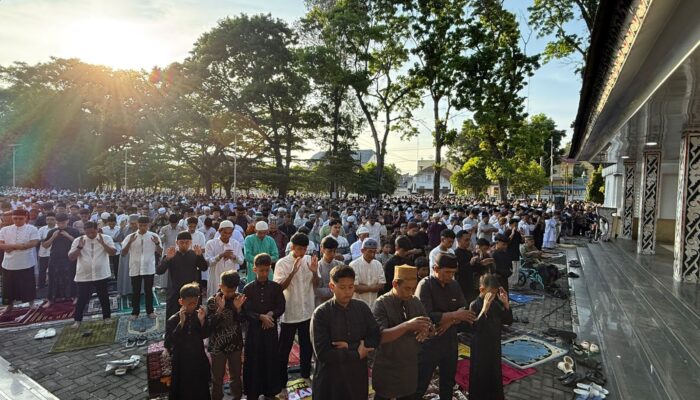 5.000 Jamaah Padati Lapangan Adam Malik, Sholat Idul Fitri di Pematangsiantar Berjalan Aman dan Lancar