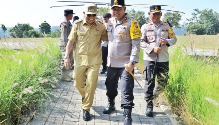 Bupati Simalungun Dampingi Kapoldasu Ikuti Anev Sitkamtibmas dan Monitoring Pelayanan Idul Fitri 1447 H