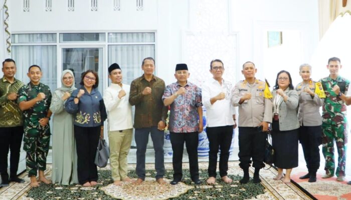 Hadiri Halal Bihalal di Kediaman Ketua DPRD, Bupati Simalungun Ajak Semua Pihak Bersatu Bangun Daerah