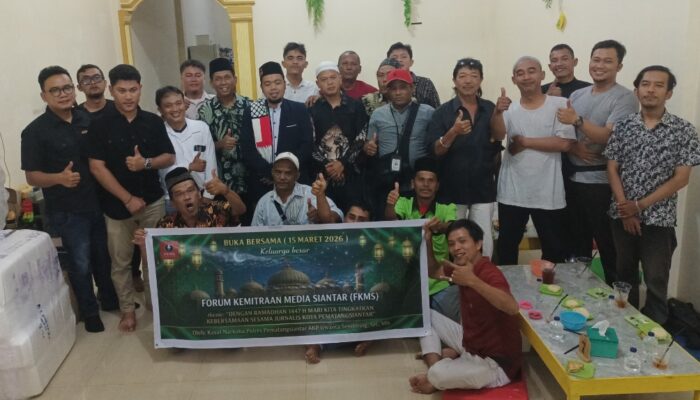 Kasat Narkoba Pematangsiantar Buka Puasa Bersama Insan Pers di Ayam Pecak AQ Bintang, Perkuat Silaturahmi FKMS