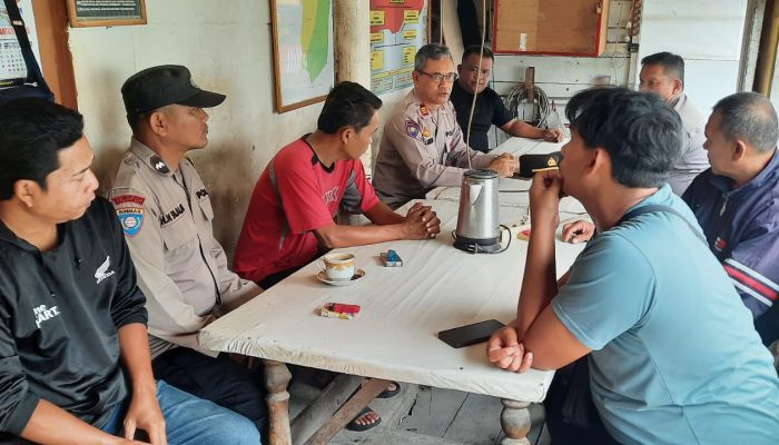 Jalin Komunikasi, Kasat Binmas Polres Pematangsiantar Sambangi Satkamling dan Petugas Parkir