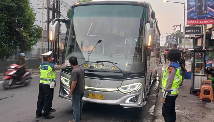 Sat Lantas Polres Pematangsiantar Sosialisasikan Tertib Berlalu Lintas di Jalan Pattimura