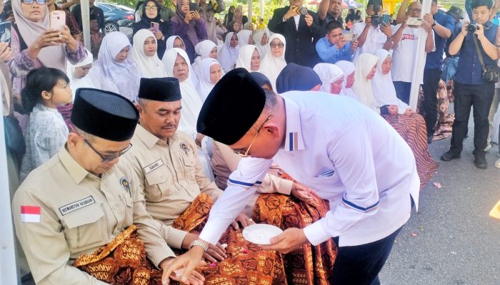 Pemkab Simalungun Gelar Tepung Tawar 104 Calon Haji, Pesan Jaga Kesehatan di Tanah Suci