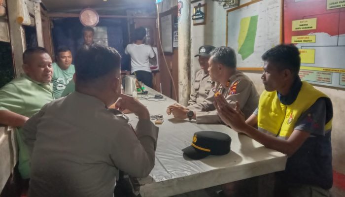 Kasat Binmas Turun Malam Hari ke Poskamling, Warga Diminta Aktif Patroli dan Waspada