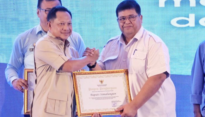 Bupati Simalungun Terima Penghargaan Kemendagri di Forum Musrenbang RKPD Sumut 2027