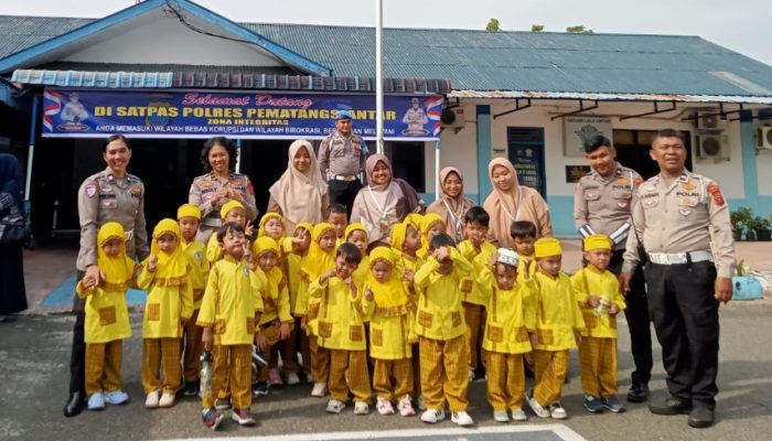 “Polantas Menyapa”, Sat Lantas Polres Pematangsiantar Sambut Hangat Kunjungan Edukasi TK Islam Terpadu Modern