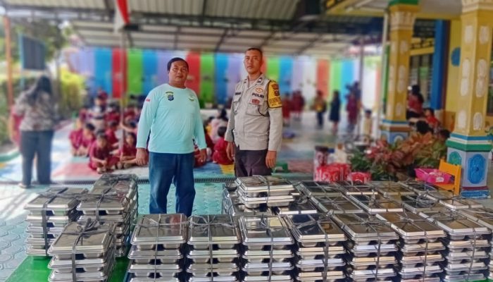 Bhabinkamtibmas Polsek Siantar Timur Monitoring Distribusi Makanan Bergizi Gratis di TK Nazaret