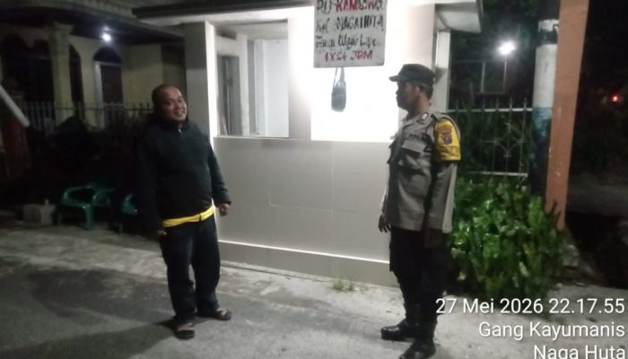 Bhabinkamtibmas Polsek Siantar Marihat Aktif Sambangi Pos Kamling, Warga Diajak Tingkatkan Ronda Malam
