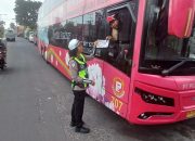 Satlantas Polres Pematangsiantar Berikan Edukasi Tertib Berlalu Lintas kepada Pengguna Jalan
