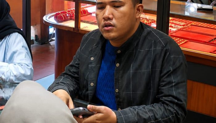 Terekam CCTV, Perampok Gondol Emas Antam Rp160 Juta dari Toko Emas di Pasar Horas
