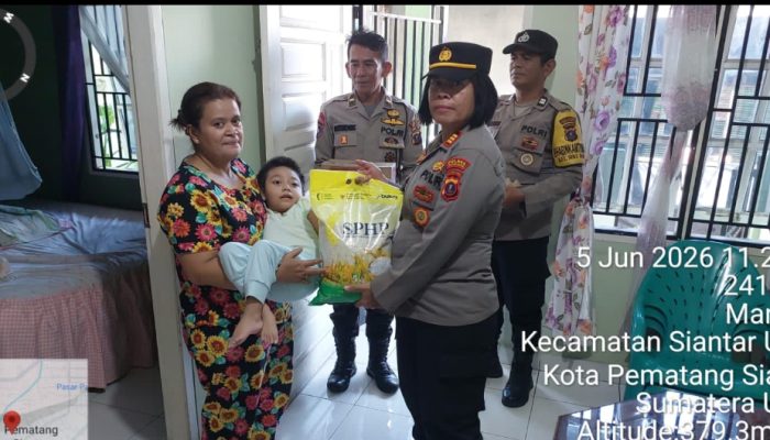 Kapolsek Siantar Utara Gelar Jumat Curhat Kamtibmas dan Salurkan Bantuan kepada Balita Stunting