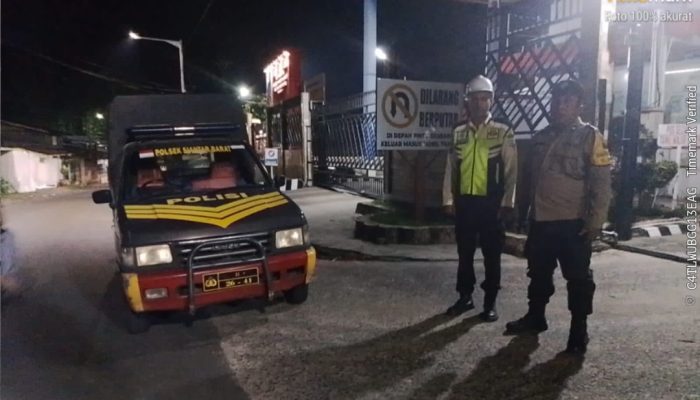 Bhabinkamtibmas Polsek Siantar Barat Gelar Patroli Blue Light di Objek Vital dan Tempat Umum