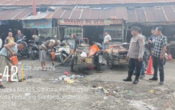 Antisipasi 3C, Polsek Siantar Barat Tingkatkan Patroli Jalan Kaki di Pasar Horas