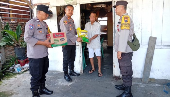 Sambut HUT Bhayangkara ke-80, Kapolsek Siantar Timur Salurkan Bansos kepada Warga Kurang Mampu