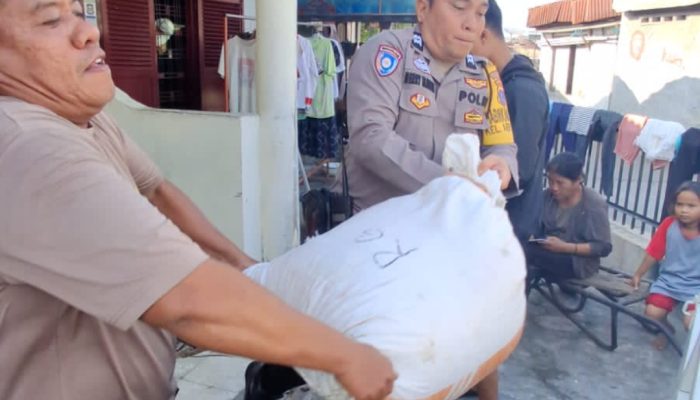 Polsek Siantar Selatan Dampingi Penjualan Hasil Panen Jagung Petani Binaan ke Bulog
