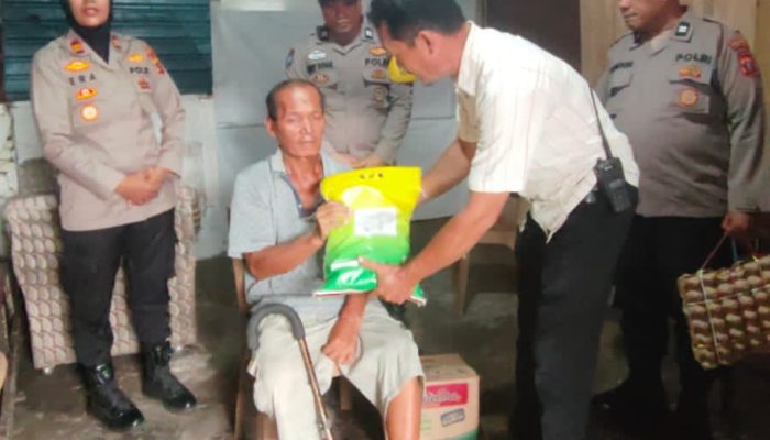 Sambut HUT Bhayangkara ke-80, Polsek Siantar Selatan Salurkan Bansos kepada Warga Penderita Stroke