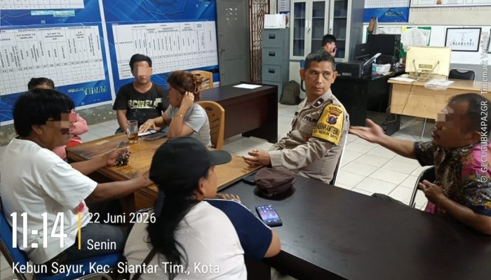 Bhabinkamtibmas Polsek Siantar Timur Selesaikan Perkelahian Warga Melalui Problem Solving