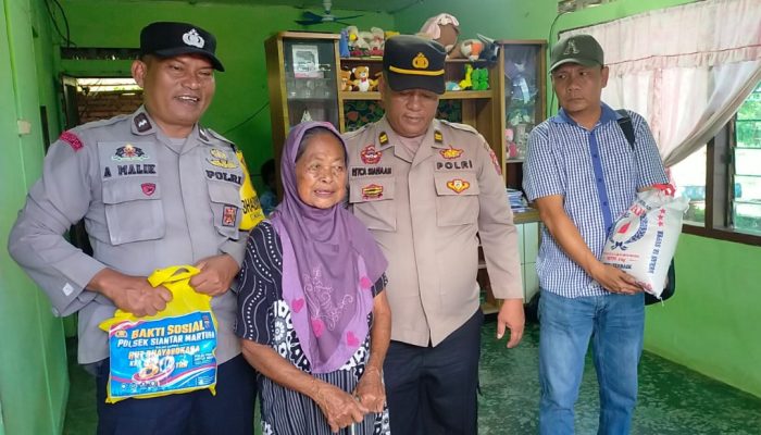 Sambut HUT Bhayangkara Ke 80, Polsek Sianțar Martoba Berikan Bansos Kepada Warga Membutuhkan