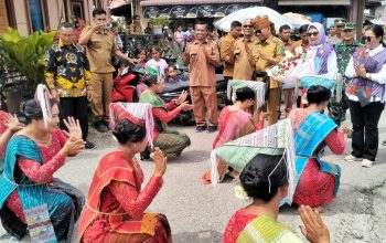 Warga Cingkes Antusias Manfaatkan Layanan Publik Terpadu Pemkab Simalungun