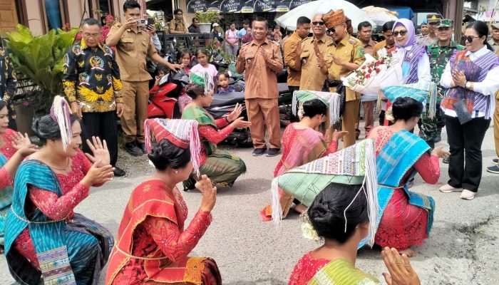 Warga Cingkes Antusias Manfaatkan Layanan Publik Terpadu Pemkab Simalungun
