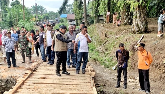 Bupati Simalungun Tegaskan Penanganan Longsor Marubun Lokkung Dituntaskan hingga Rampung