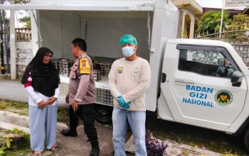 Bhabinkamtibmas Polsek Siantar Martoba Monitor Distribusi 197 Paket MBG di Posyandu Nagapitu