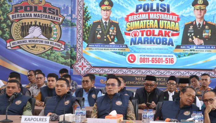Sejalan Komitmen Kapolri Berantas Narkoba, Polres Simalungun Gelar Deklarasi “Polisi Bersama Masyarakat Menolak Narkoba”