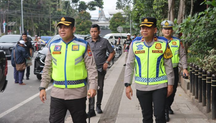 Kapolres Pematangsiantar Pimpin Langsung Gatur Lalin Pagi di Simpang BRI