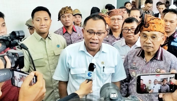 Menteri Lingkungan Hidup Kunjungi Simalungun, Dorong Audit Lingkungan Komprehensif di Danau Toba