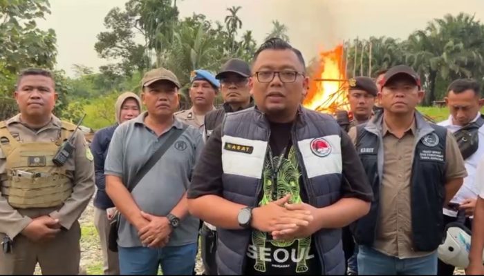 Tim Gabungan Gerebek Sarang Narkoba di Deli Serdang, Enam Barak Dibakar